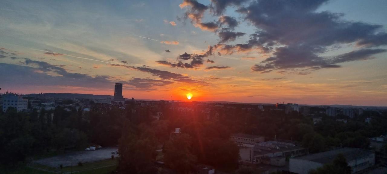 12 Floor Mogilska Tower Apartman Krakkó Kültér fotó