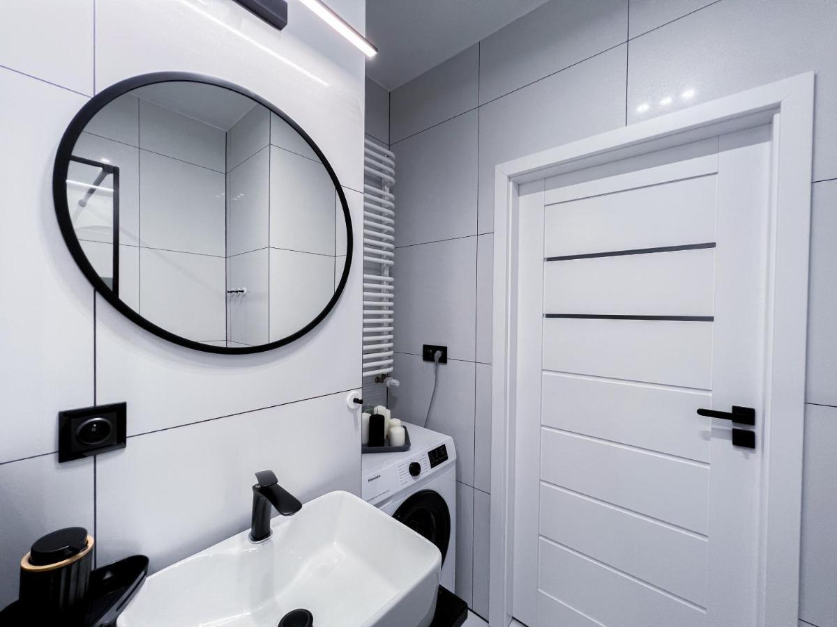 12 Floor Mogilska Tower Apartman Krakkó Kültér fotó