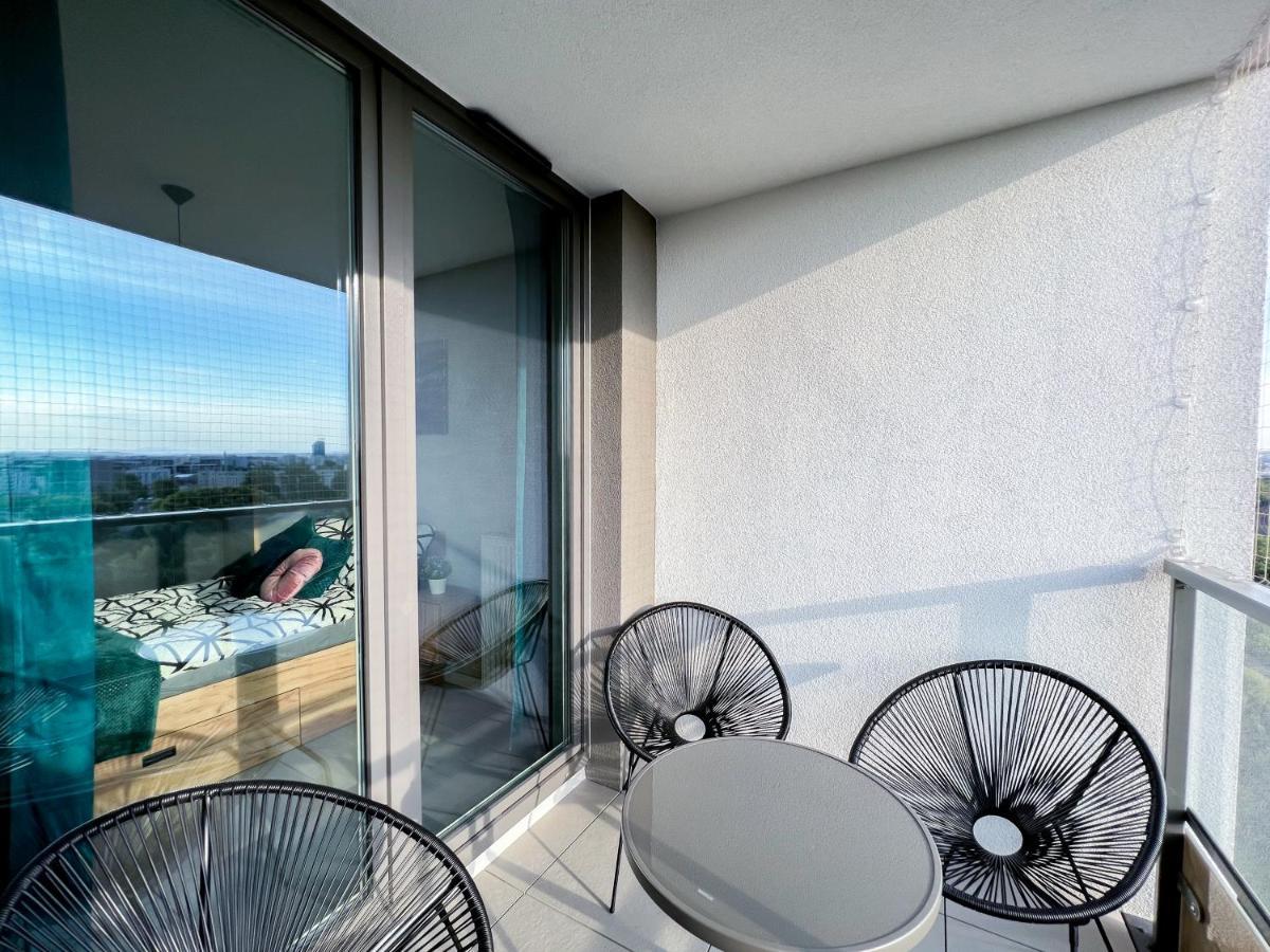 12 Floor Mogilska Tower Apartman Krakkó Kültér fotó